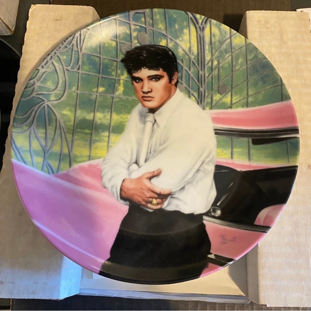 Elvis Presley colecters ceramic plate